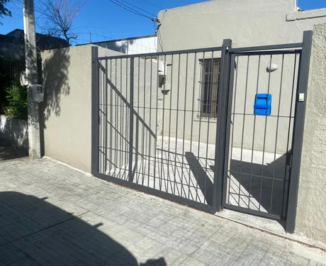  Alquiler Casa 1 Dormitorio Paso Molino con cochera y patio