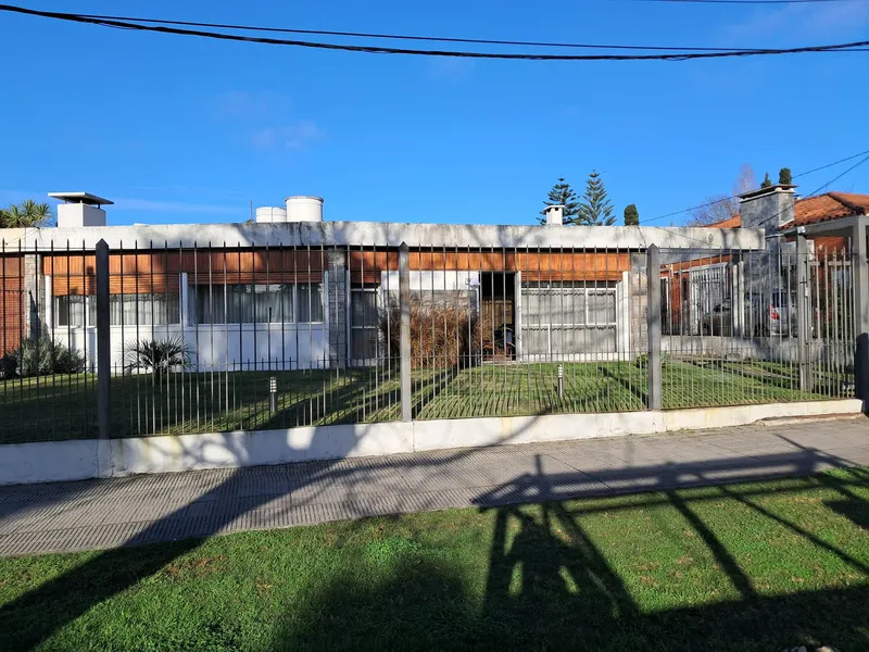  Alquiler Casa Amueblada 2 Dormitorios Punta Gorda cochera