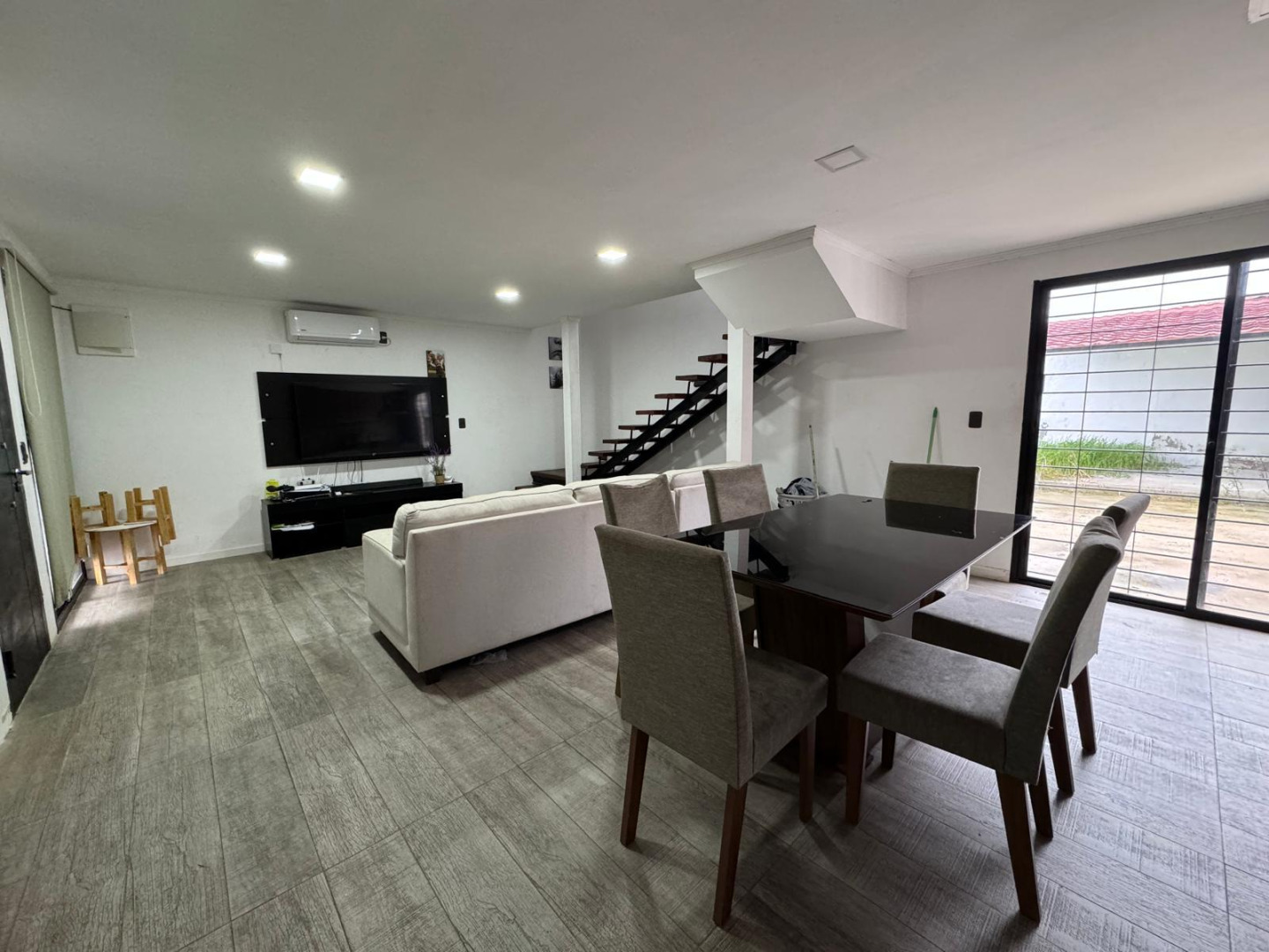  Alquiler Casa 2 Dormitorios Prado con patio y cochera