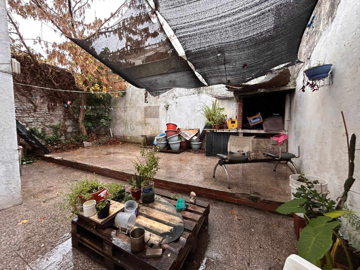  Venta Casa y Apartamento 4 Dormitorios Tres Cruces 