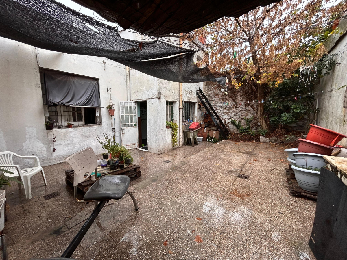  Venta Casa y Apartamento 4 Dormitorios Tres Cruces 