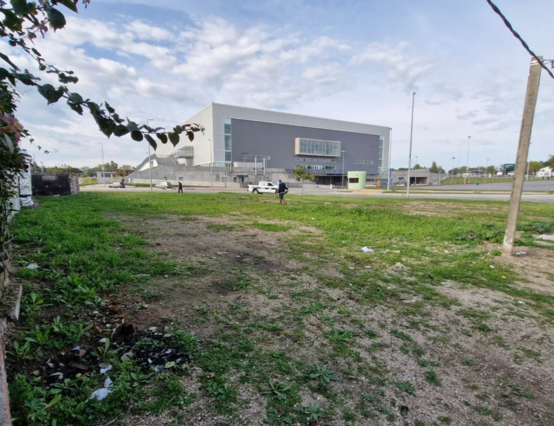  Venta Terreno en esquina Antel Arena 300m2 Perez Castellanos