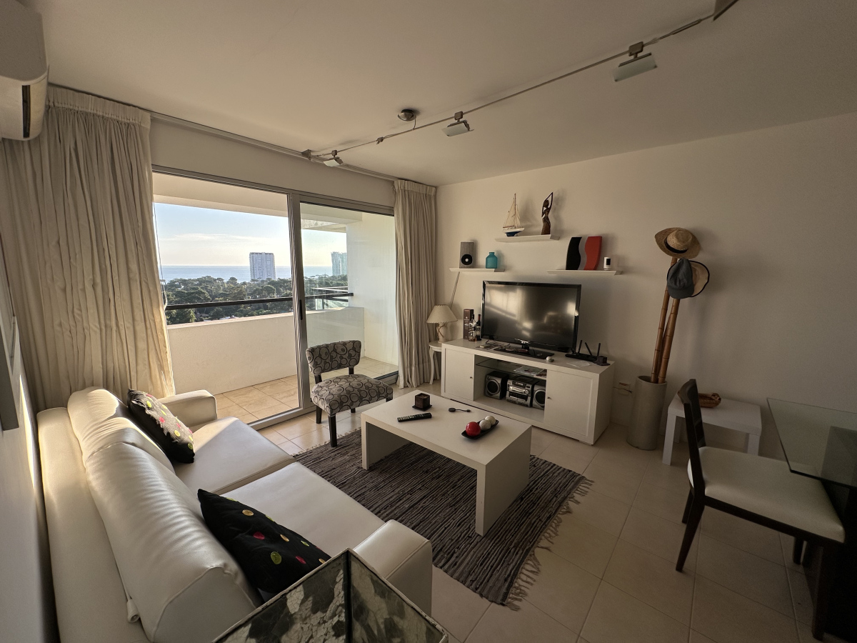  Venta departamento Punta del Este 2 dormitorios piso alto con vista a toda la mansa. Punta del Este, Uruguay.