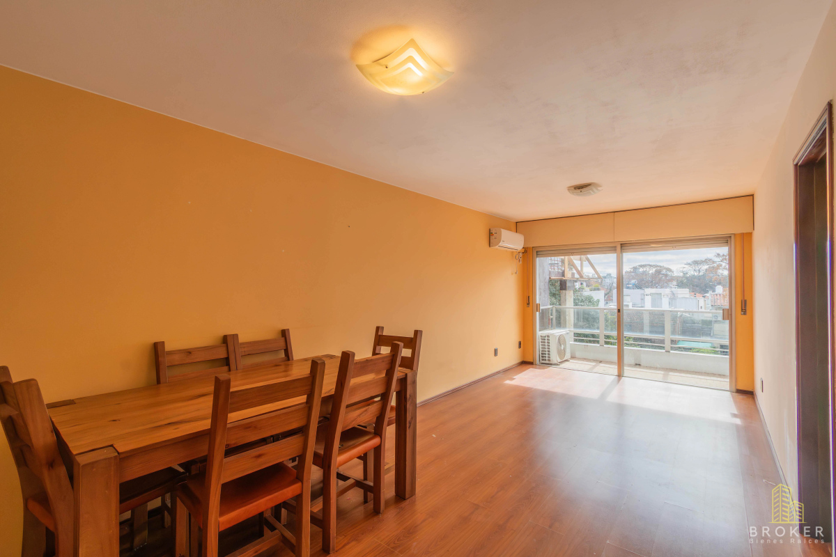  Venta apartamento 3 dormitorios con cochera en Malvin Sur - BROKER en Exclusiva