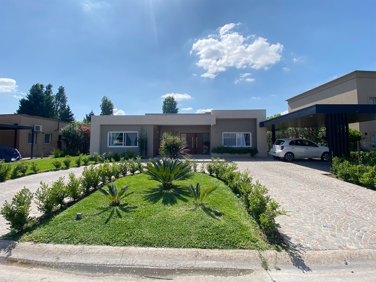  Casa en Venta en Haras Santa María - Barrio El Atardecer