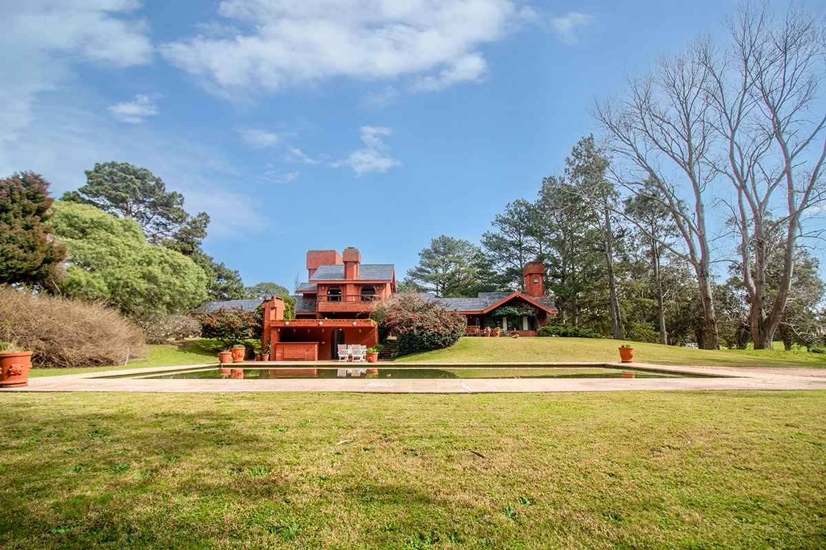  Venta Mansion Beverly Hills Punta del Este Uruguay, Uruguay.