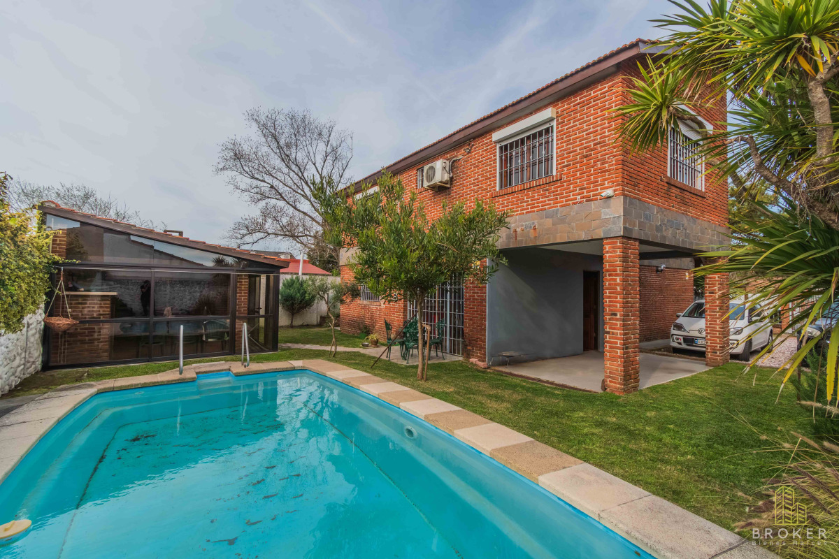  Venta Casa Barra de Carrasco 3 dormitorios a metros de la Rambla!