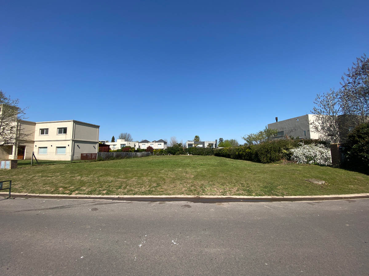  Lote en Venta en Haras Santa María - Barrio Las Lomas