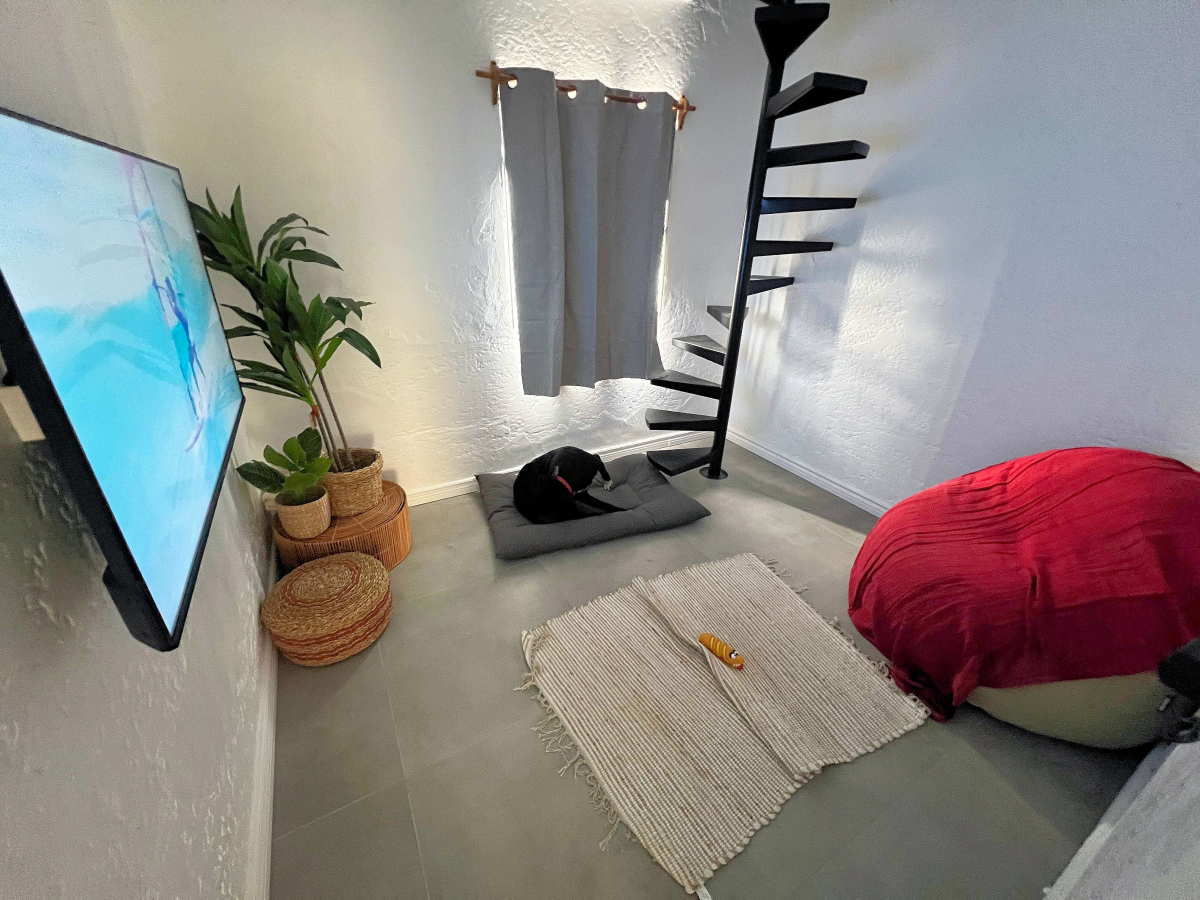  Departamento 2 dormitorios + oficina con RENTA activa en la Península de Punta del Este.!