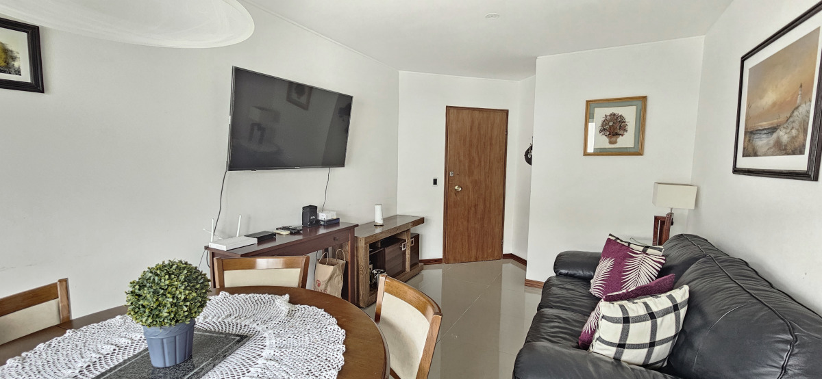  Venta de departamento de 2 dormitorios y 2 baños frente al Punta Shopping, Punta del Este.