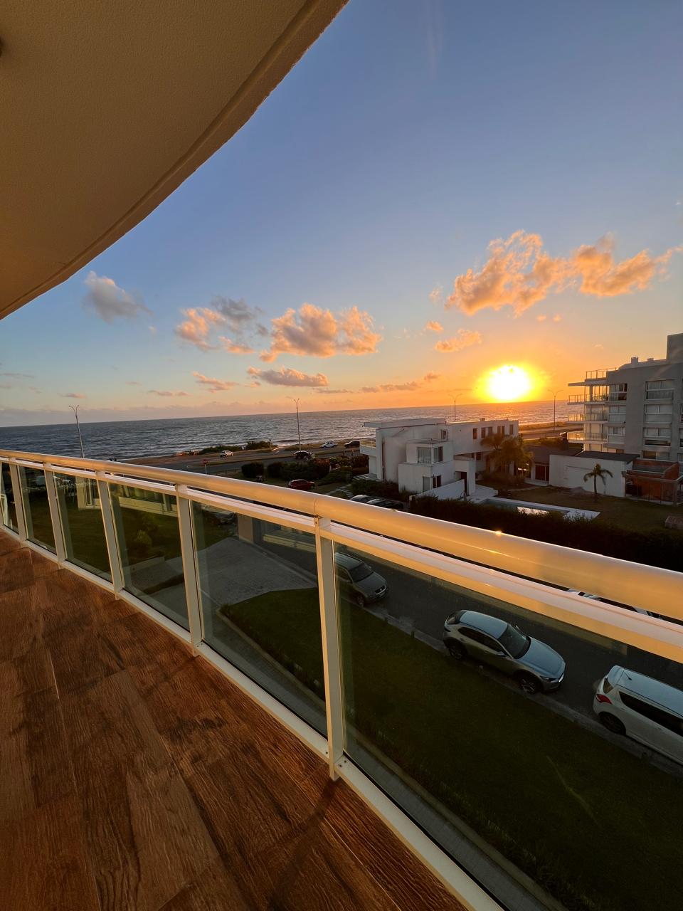  Alquiler temporal en Edificio Cruceros, Punta del Este.