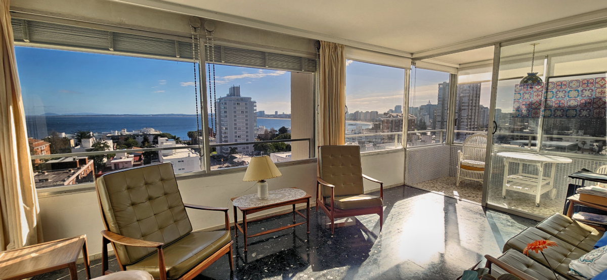  Venta departamento de 2 dormitorios en Península, Punta del Este.