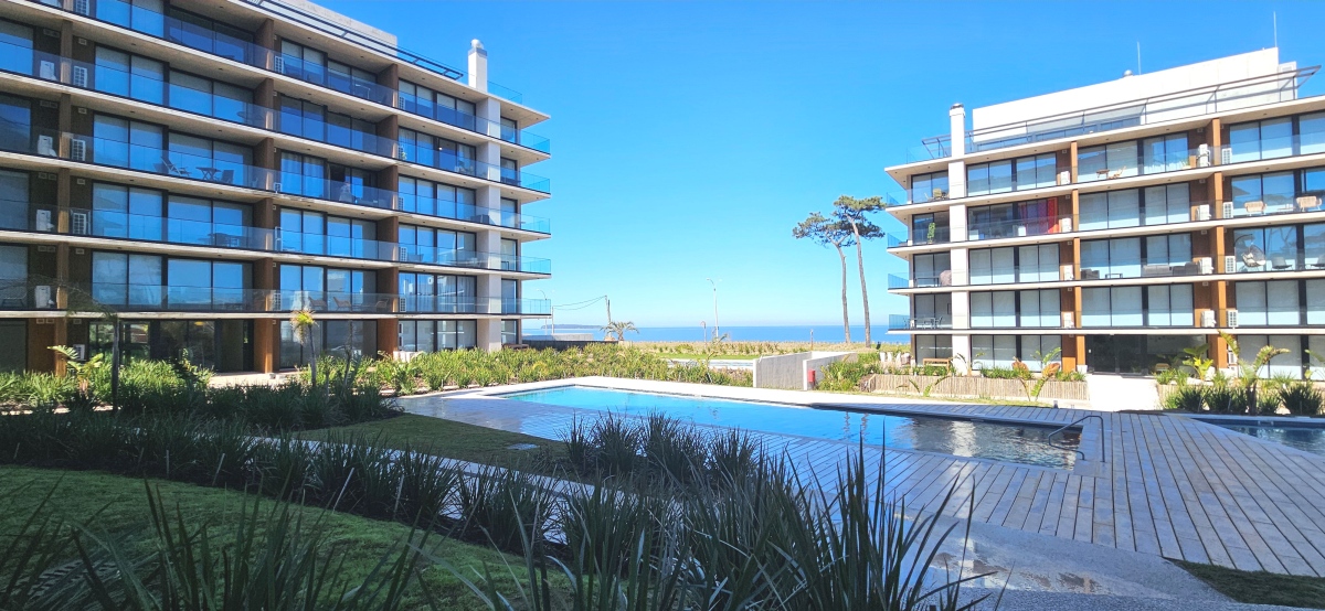  Venta departamento de 1 domritorio frente al mar en Punta del Este