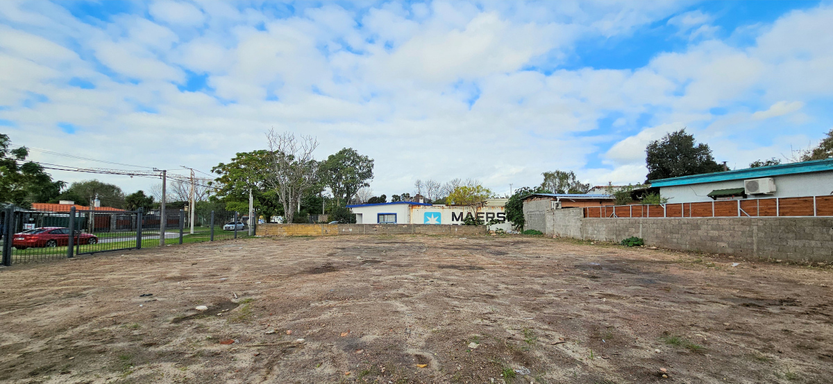  Venta y alquiler de Terreno en Carrasco Norte, Montevideo.
