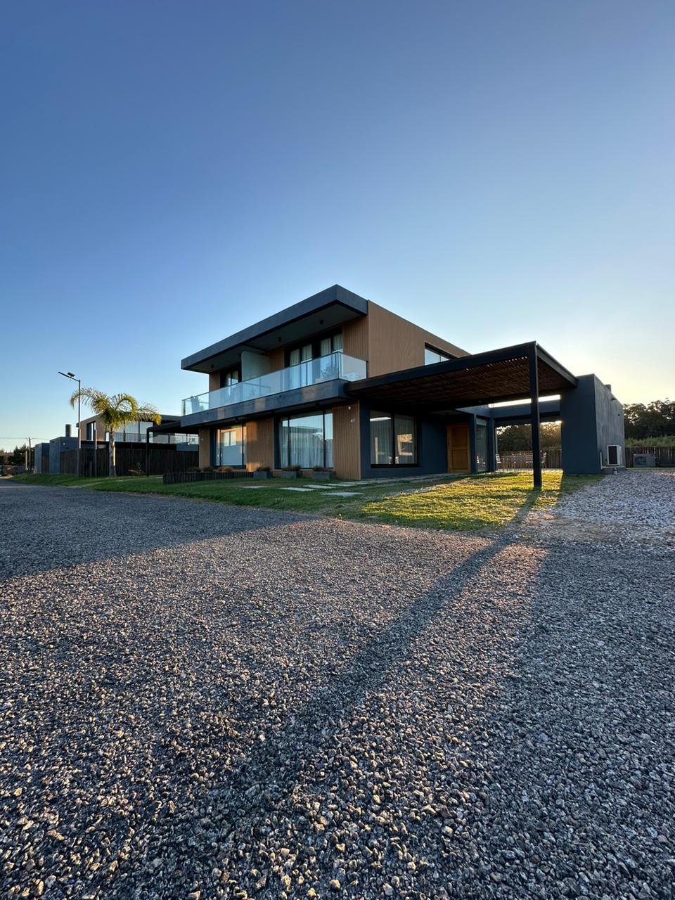  Venta casa tres dormitorios Punta ballena
