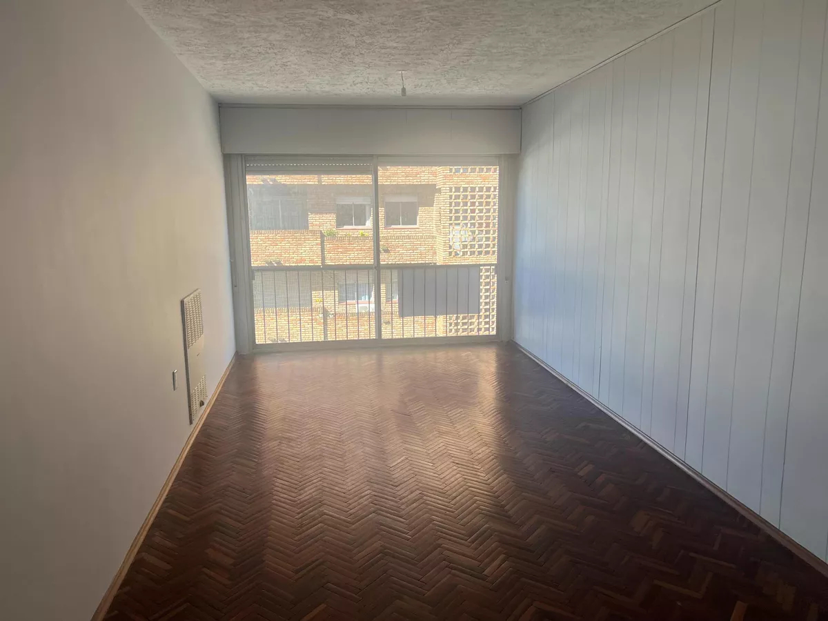  Vendo Apartamento, 2 Dormitorios, 1 Baños, Barrio Pocitos