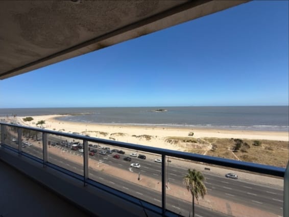  Alquiler Apartamento, 3 dormitorios, 4 Baños, vista al mar, Malvín 