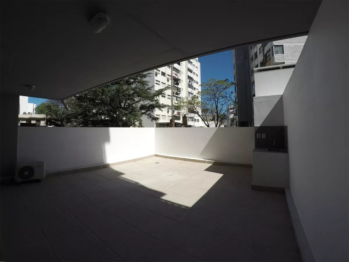 Alquilo apartamento de 1 dormitorio con parrillero y garage opcional en Pocitos