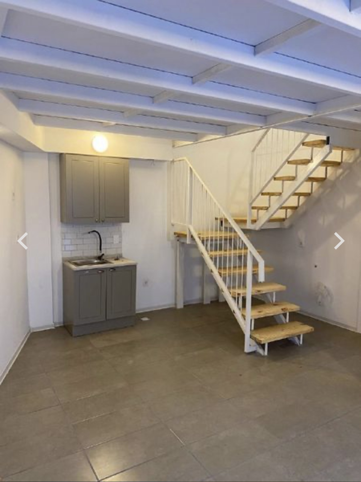  Vendo apartamento con 3 dormitorios y patio en zona Cordón 