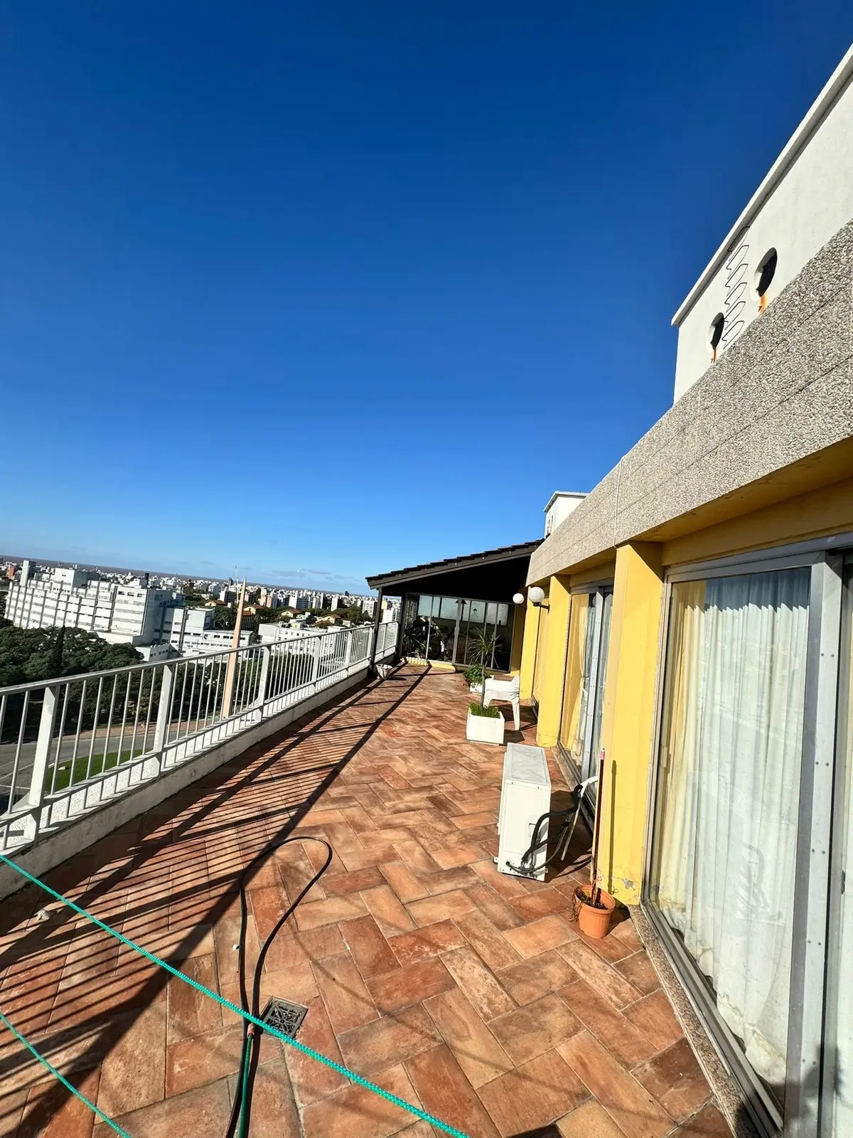  Venta penhouse 4 dormitorios 3 baños con terraza y garaje en Parque Batlle