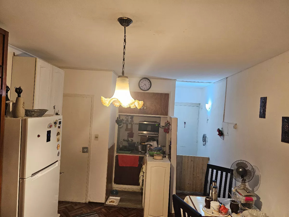  Vendo monoambiente en Centro con dormitorio definido!