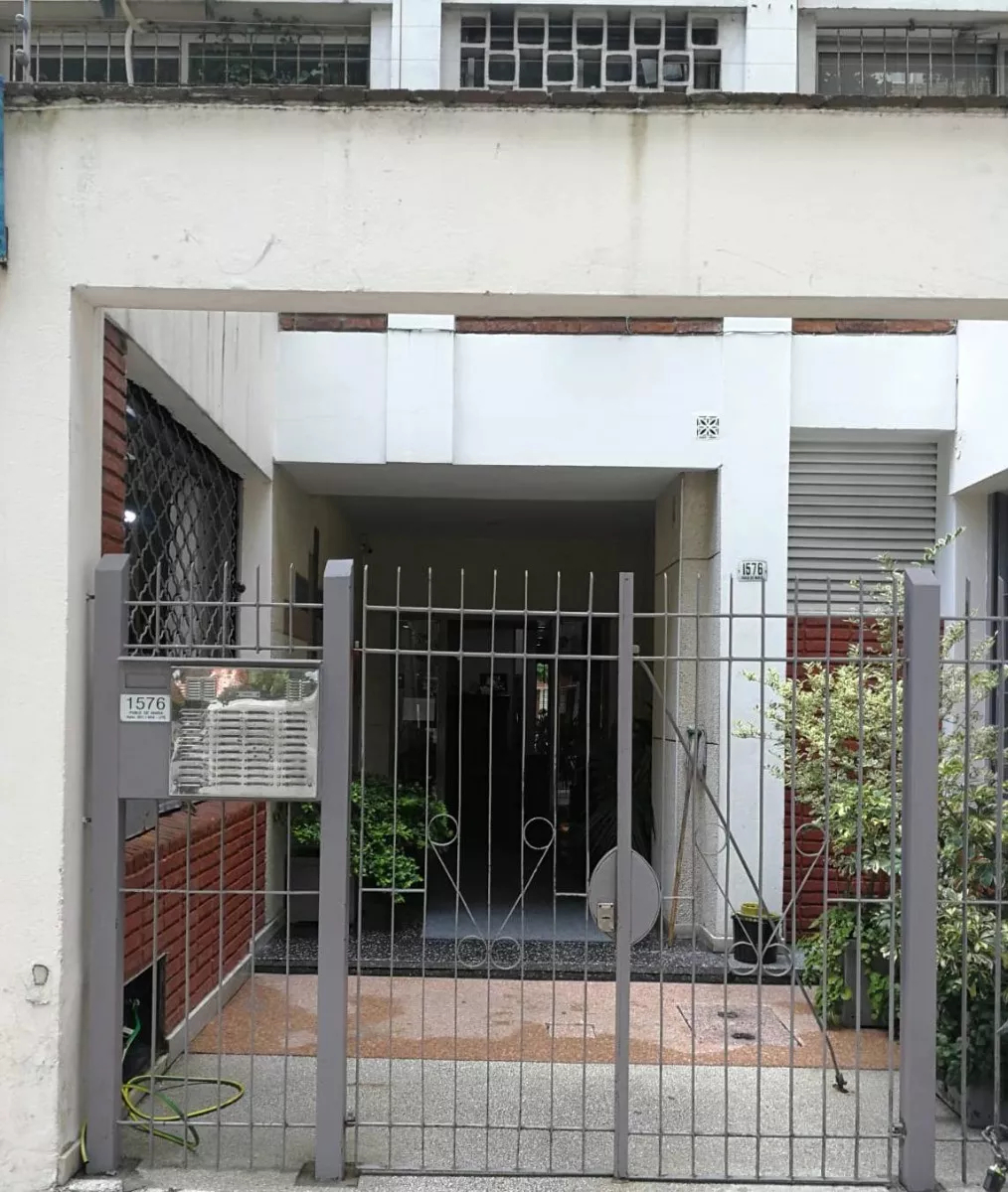  Alquilo Apartamento, 1 dormitorio, 1 baño, Barrio Cordón 