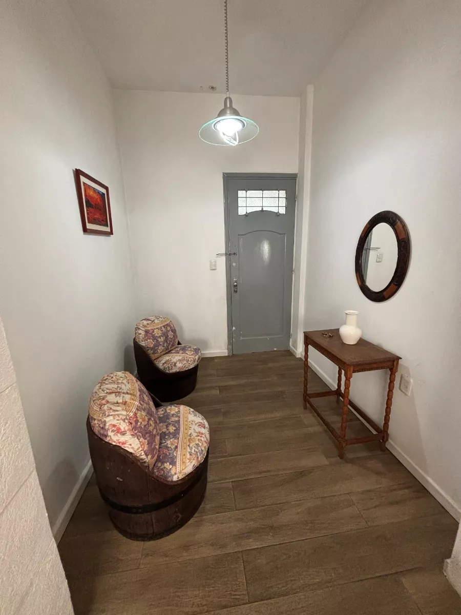  Vendo apartamento 2 dormitorios en Centro con patio y lavadero