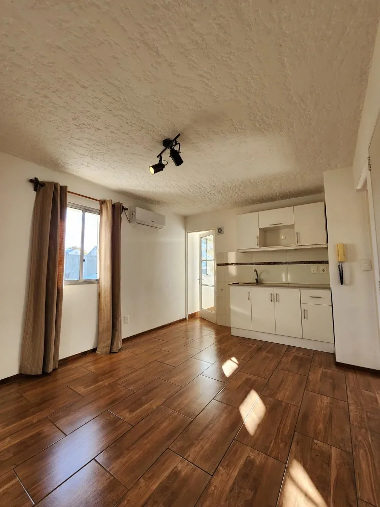  Vendo apartamento de 1 dormitorio en Aguada con cochera