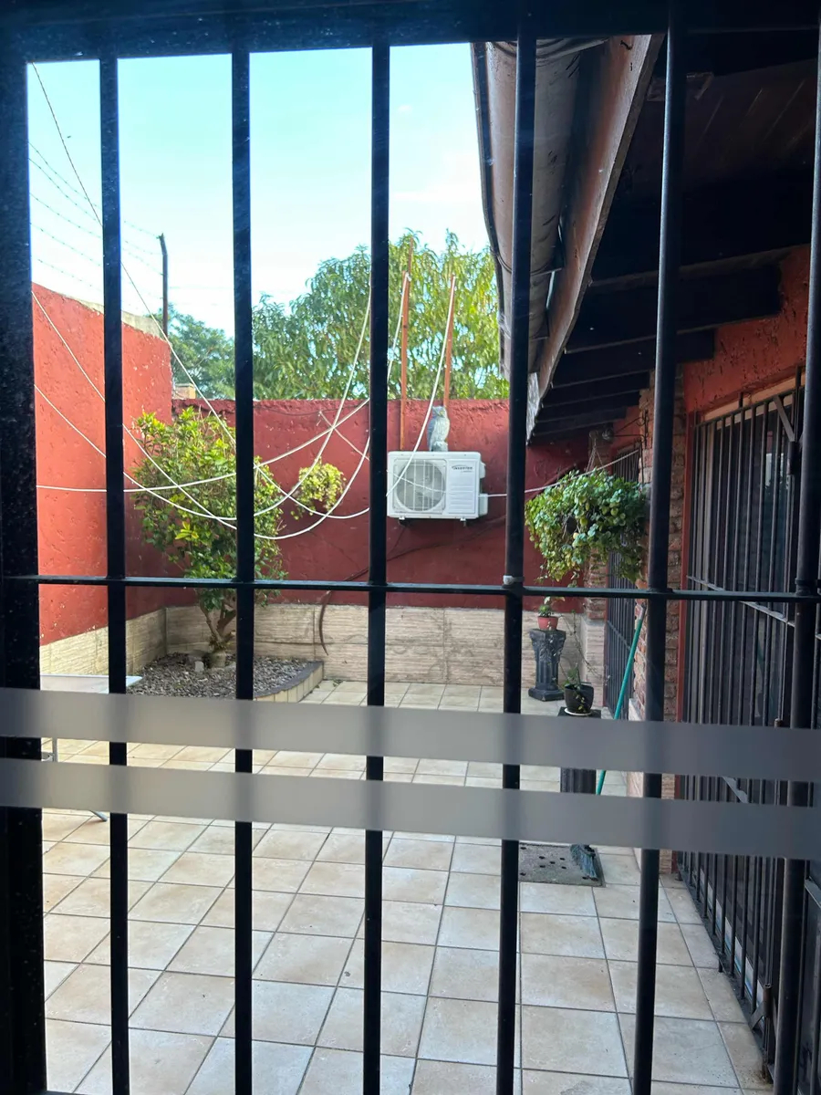  Vendo casa 3 dormitorios en Pérez Castellano con garage y barbacoa!