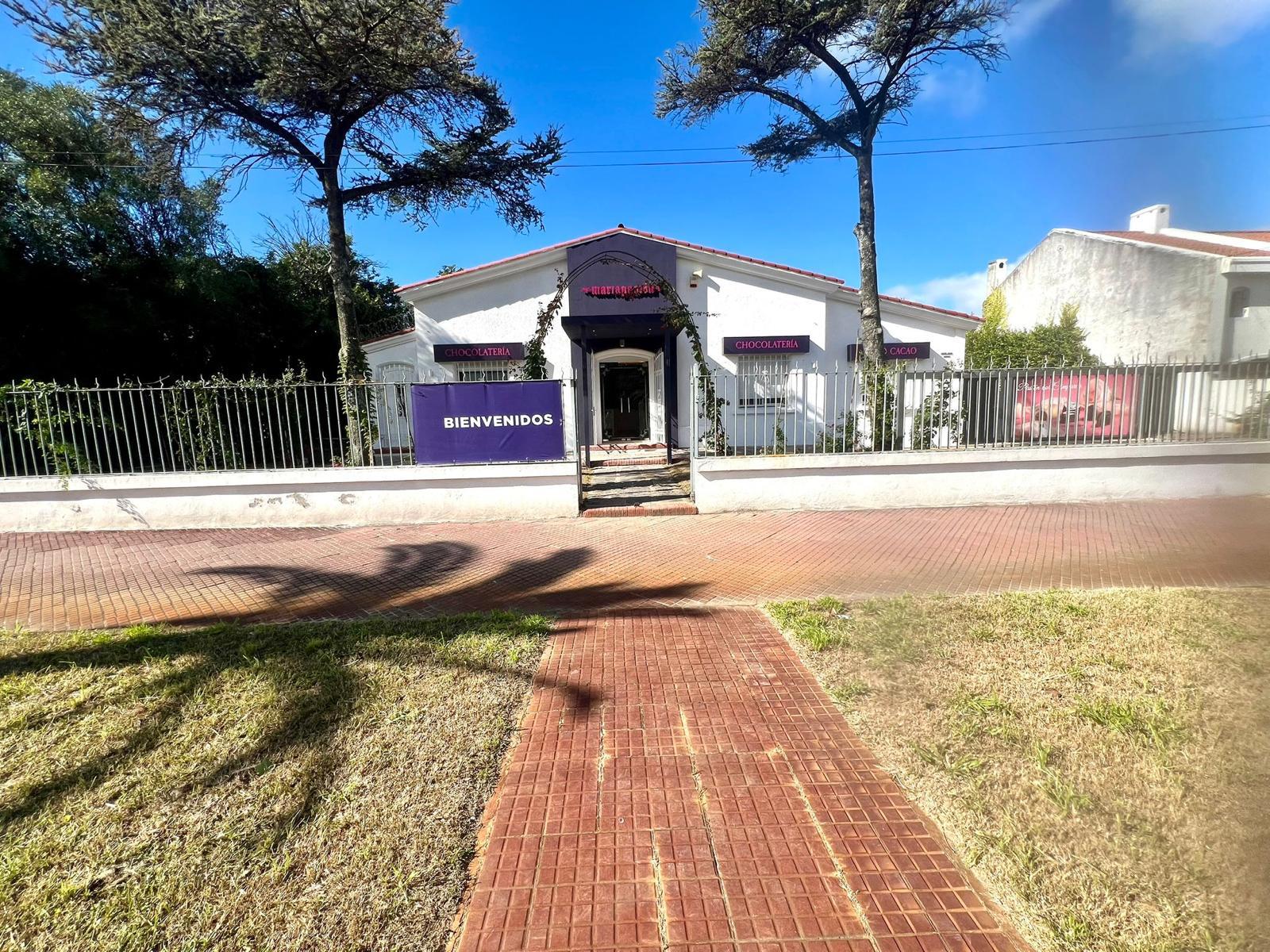  Venta casa 4 dormitorios Carrasco Montevideo