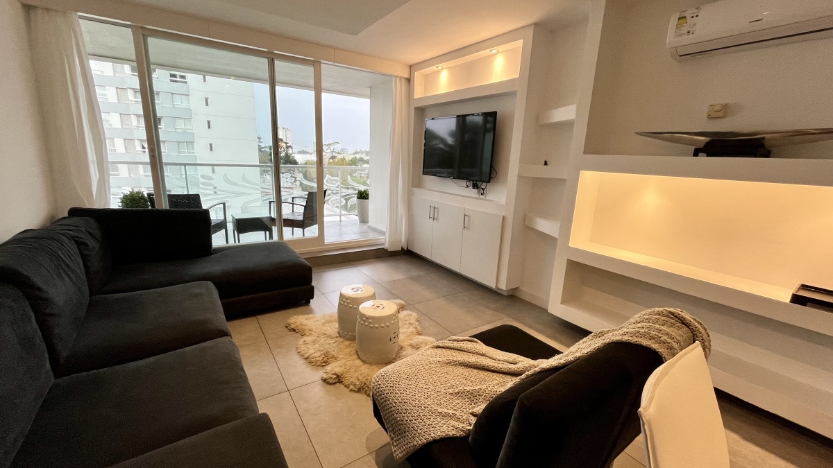  Apartamento venta 1 dormitorio y medio Punta del Este