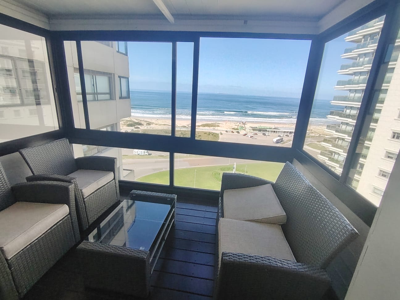  Venta Apartamento 3 dormitorios Frente al Mar Playa Brava Punta del Este