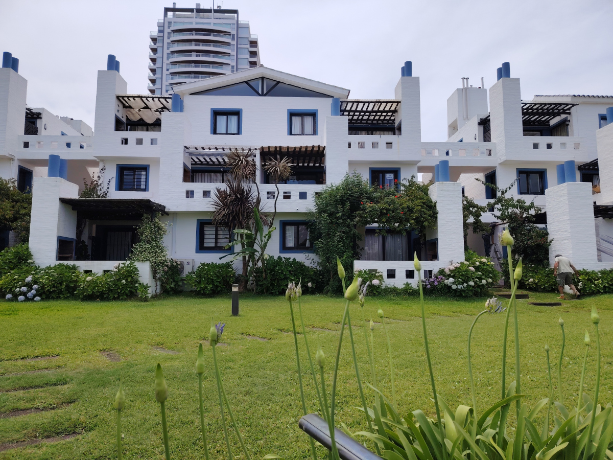  Venta Apartamento 2 dormitorios 2 baños Punta del Este Playa Brava