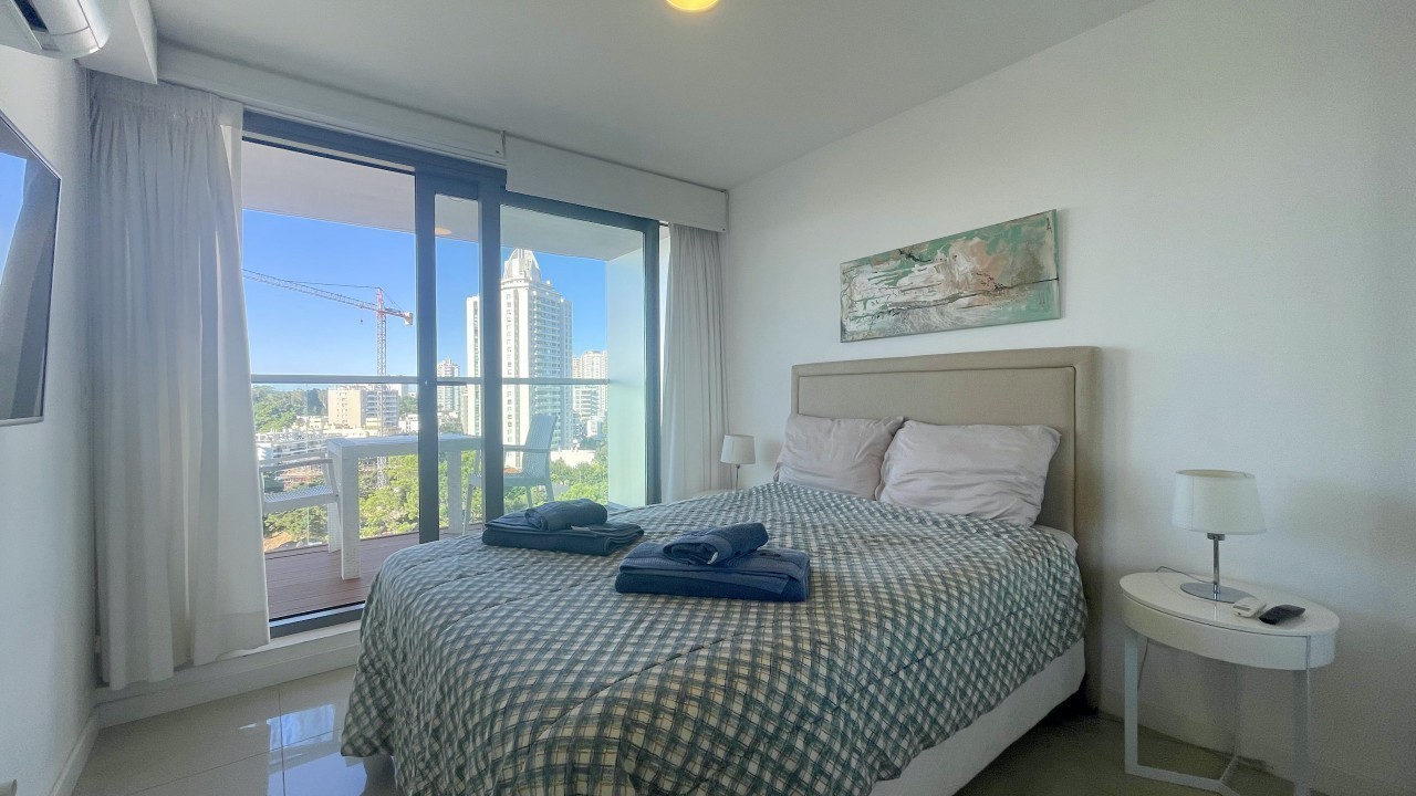  Venta apartamento 1 dormitorio y medio Punta del Este Playa Brava 