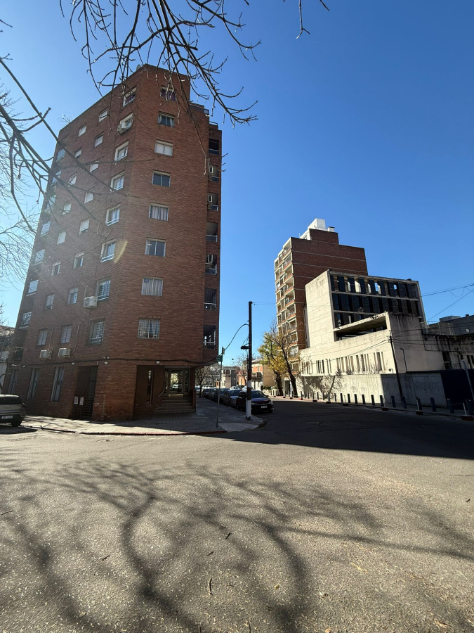  VENTA APARTAMENTO EN POCITOS 4 DORMITORIOS