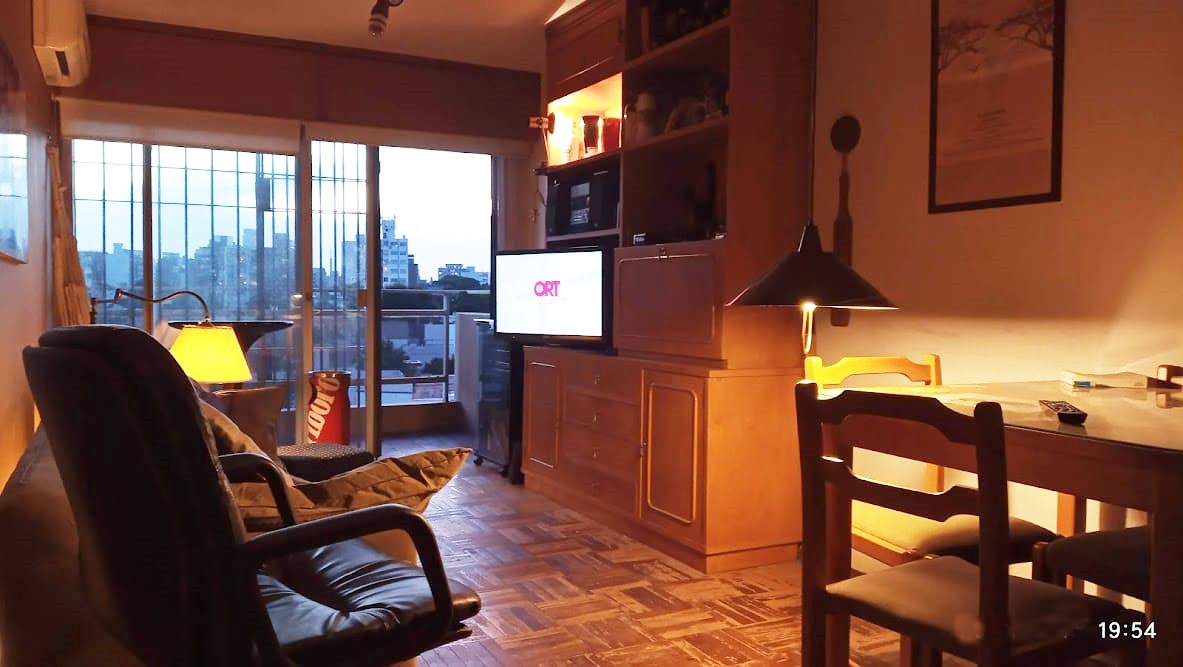  Alquiler Apartamento Pocitos 1 dormitorio Garage Todo Equipado Fco. Soca y Av. Brasil próximo Supermercado Disco.-