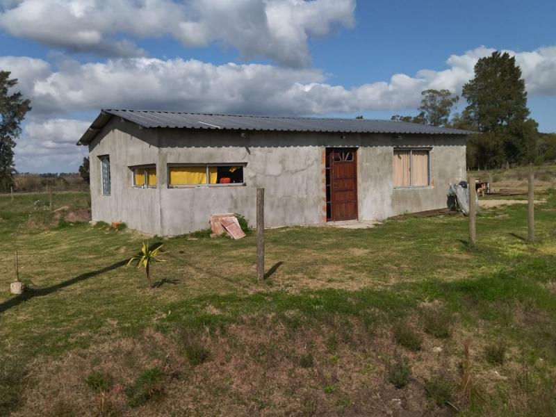  Casa en venta en esquina en Urbanización Las Casuarinas.