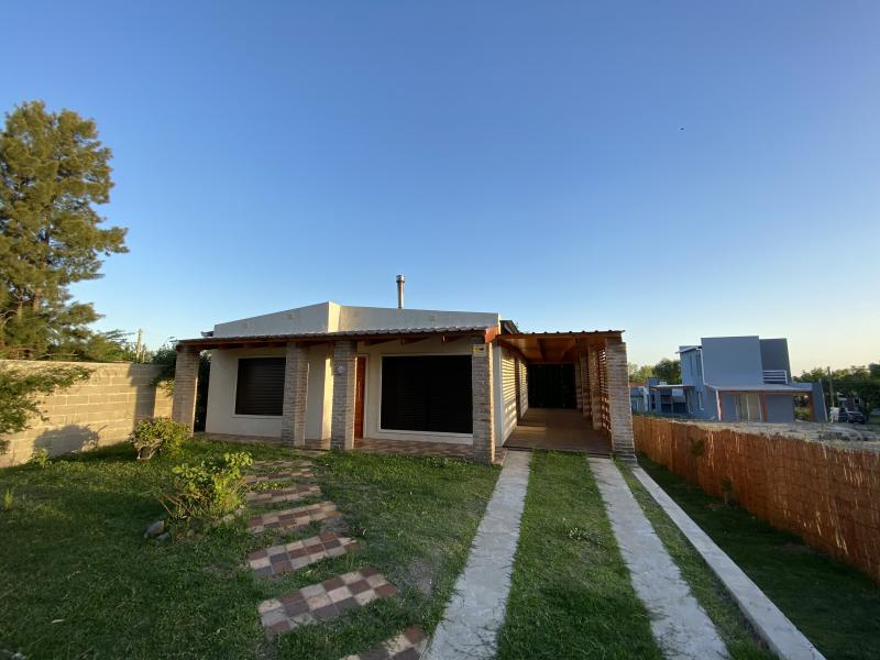  Excelente casa a estrenar en venta en Colonia Del Sacramento.