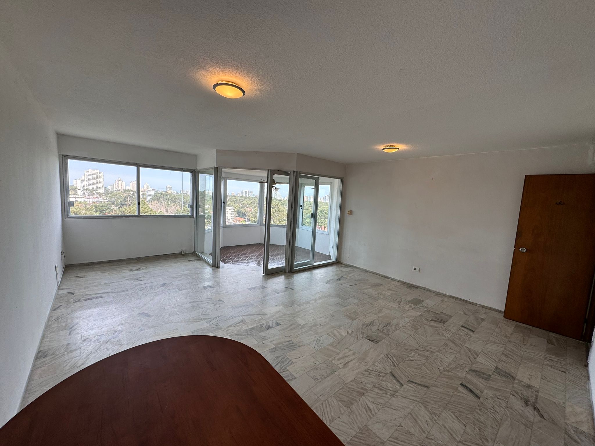  Apartamento en venta 3 dormitorios Roosevelt Center, Playa Mansa, Punta del Este, precio reducido