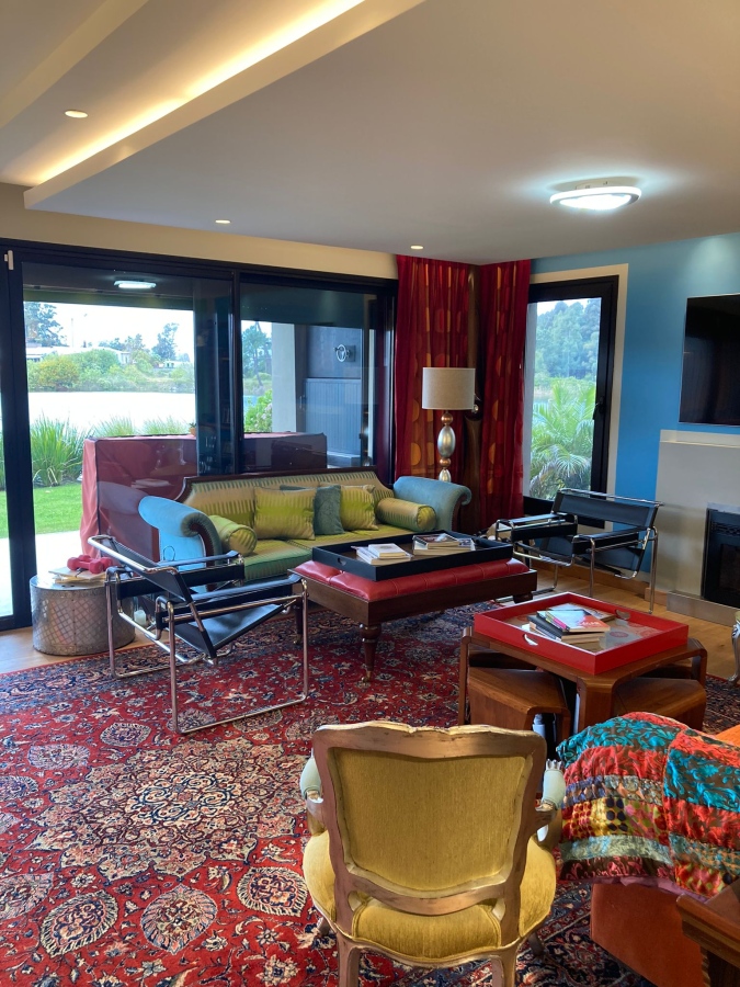  Apartamento en venta 3 dormitorios, con patio y una vista única al lago. 