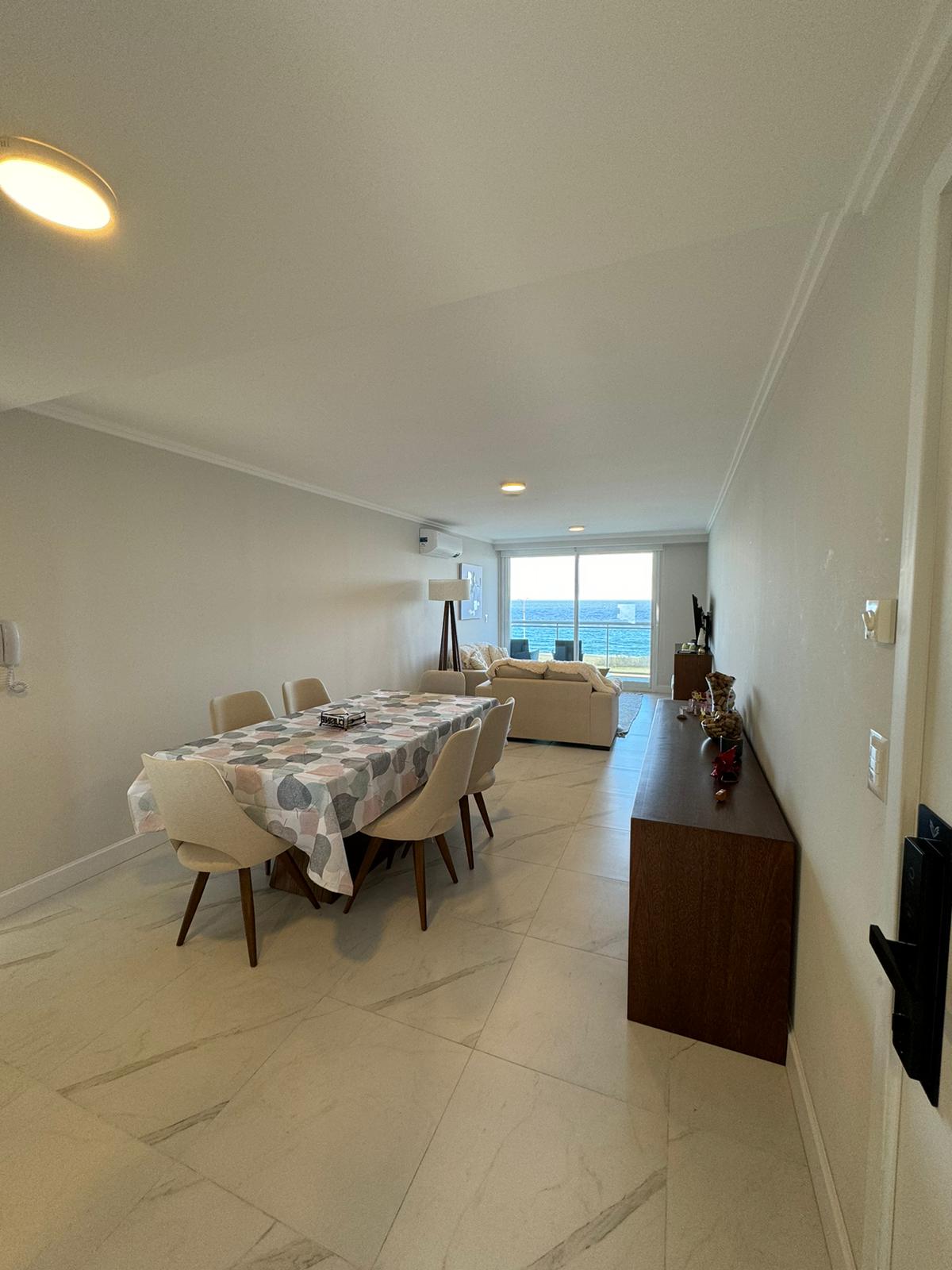  Apartamento en venta de 2 dormitorios en Edificio Cruceros