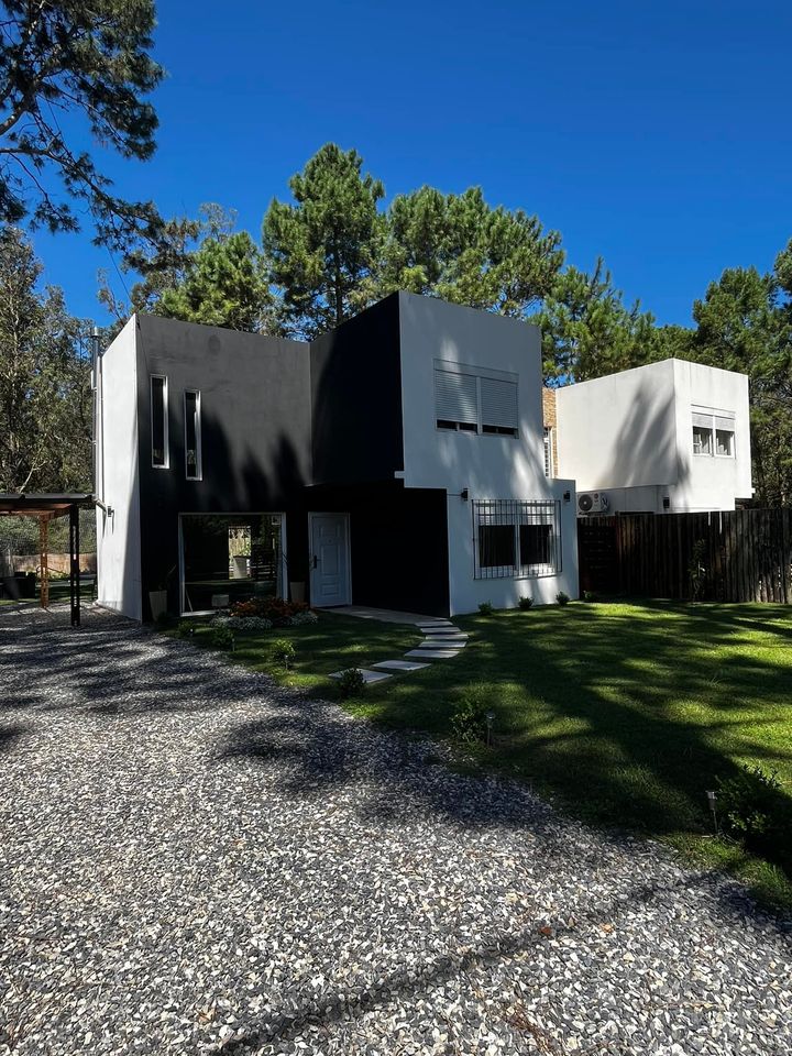  Casa en alquiler por temporada-Punta del Este