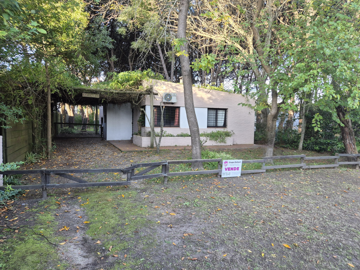  Casa en Venta Piriápolis 2 dormitorios 1 baño.