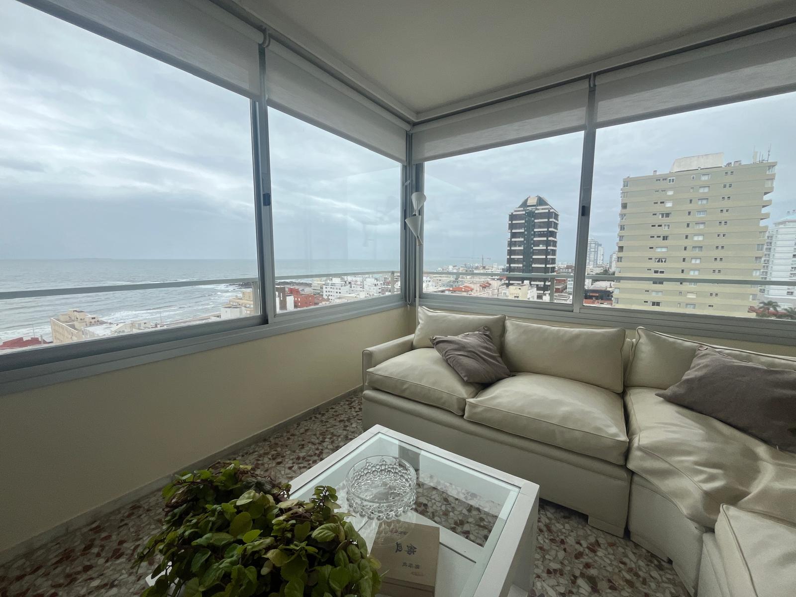  Apartamento en Alquiler Temporario en Península, excelente vista. Con garaje!