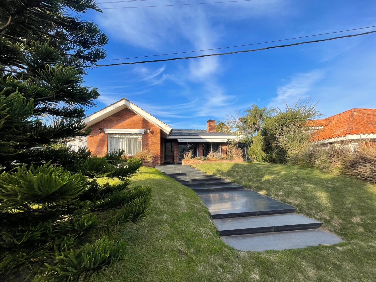  Venta de Exclusiva casa de 2 dormitorios en la Mansa