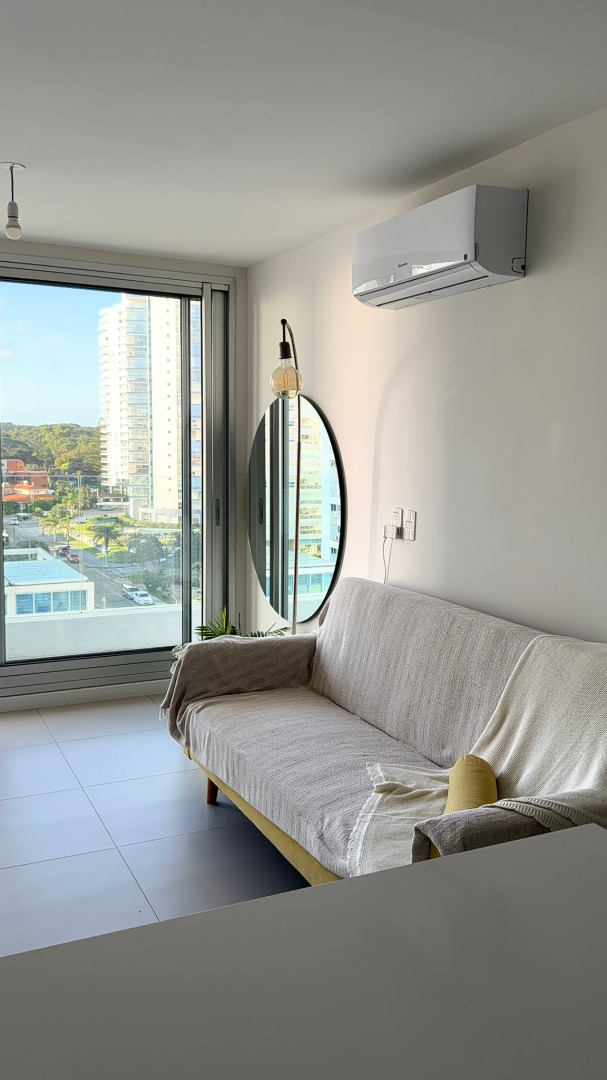  Apartamento en venta 1 dormitorio gastos comunes bajos, con renta