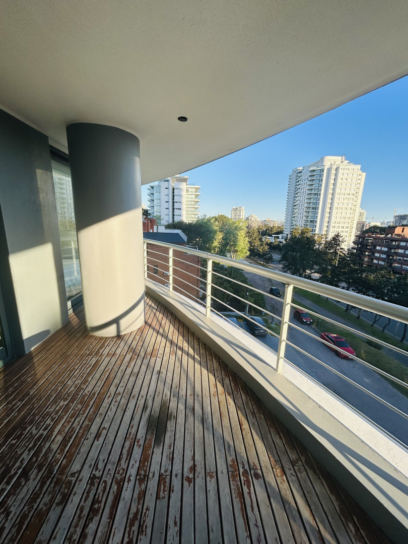  Apartamento en venta 3 dormitorios Torre Tressesenta 