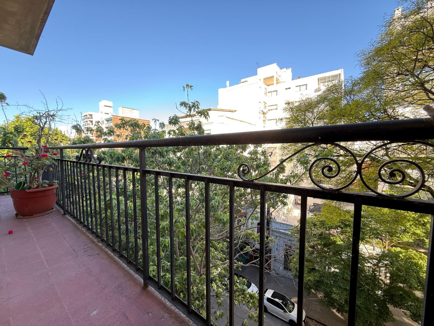  Muy bien ubicado! Venta apartamento en Pocitos 4 dormitorios! 