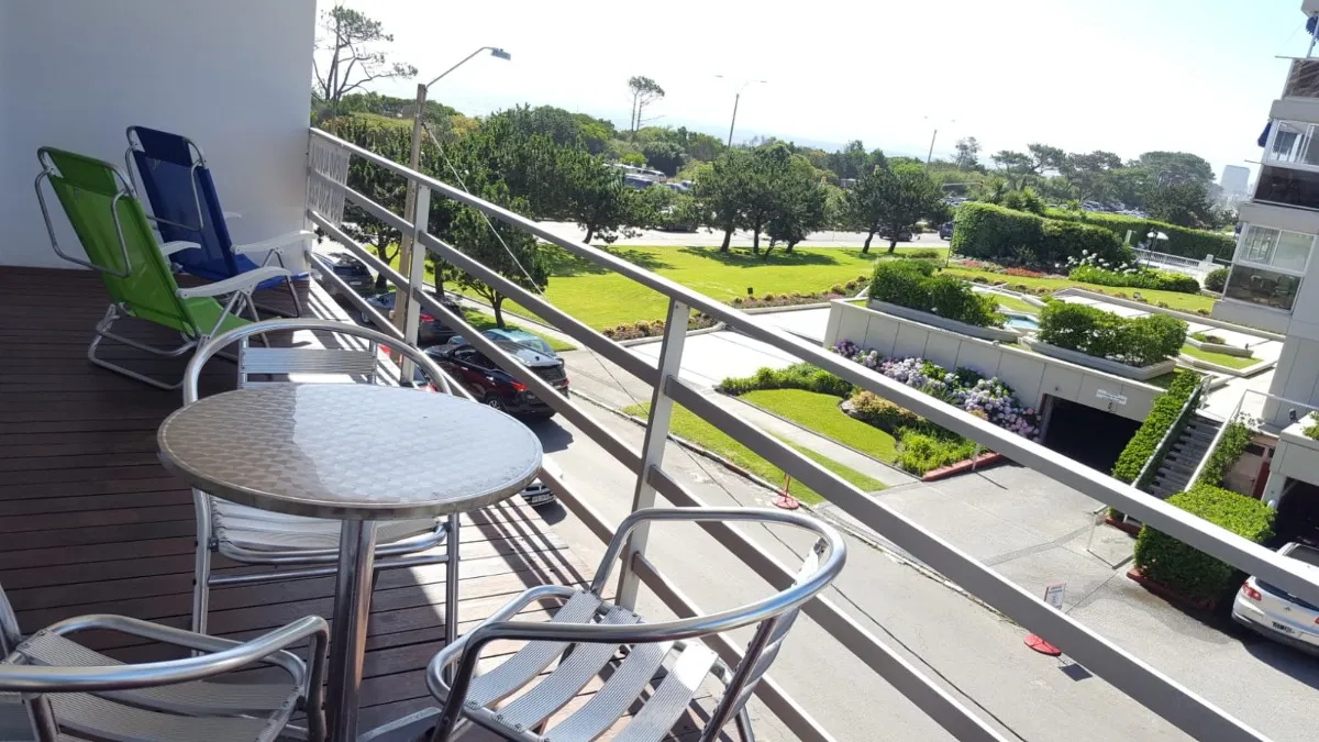  Venta apartamento de 2 Dormitorios, Playa mansa,Punta del este 
