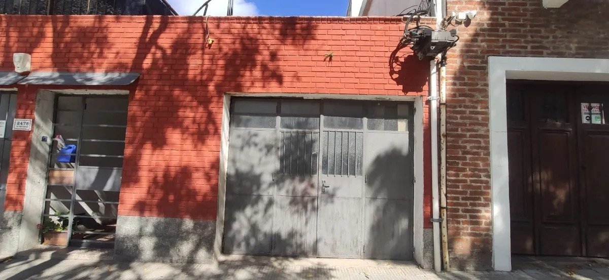  Alquiler Apartamento tipo Casa 2 Dormitorios En Pocitos, Terraza, Patio T